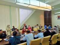 Rapat Pembahasan Surat Keputusan Gubernur Kalimantan Timur tentang Petunjuk Pelaksanaan Penggunaan VIP Room Bandara Internasional APT Pranoto Samarinda